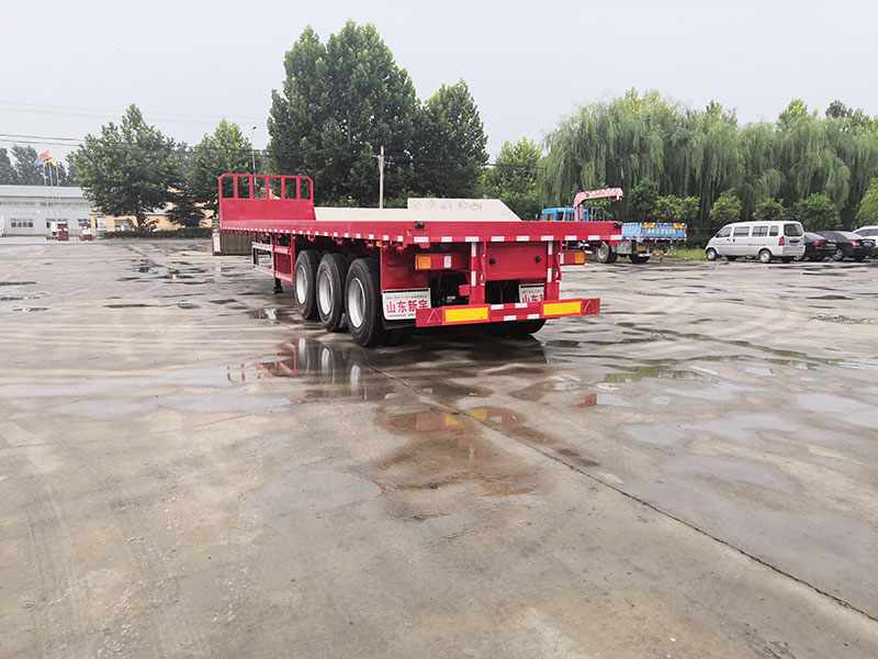 半掛平板車(chē)